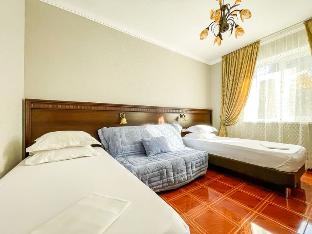 Анжелина — Четырёхместный номер стандарт без балкона