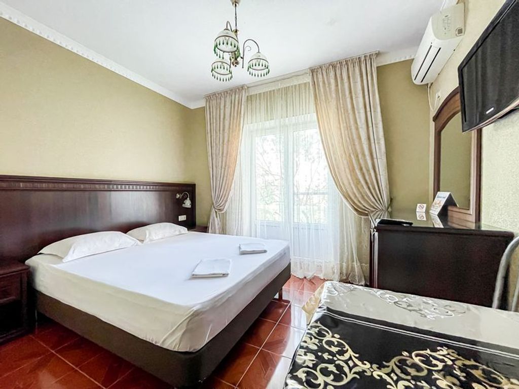 Анжелина — Двухместный номер с 1 кроватью или 2 односпальными кроватями Полулюкс с балконом