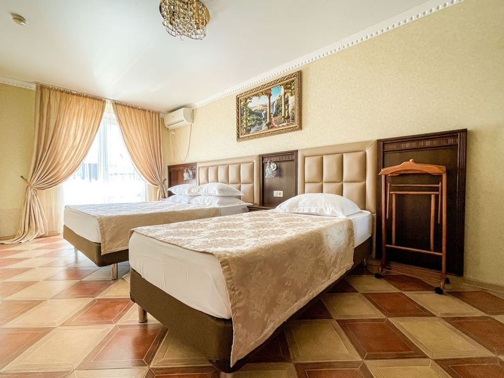 Анжелина — Семейный номер двухкомнатный Люкс (большой) с балконом