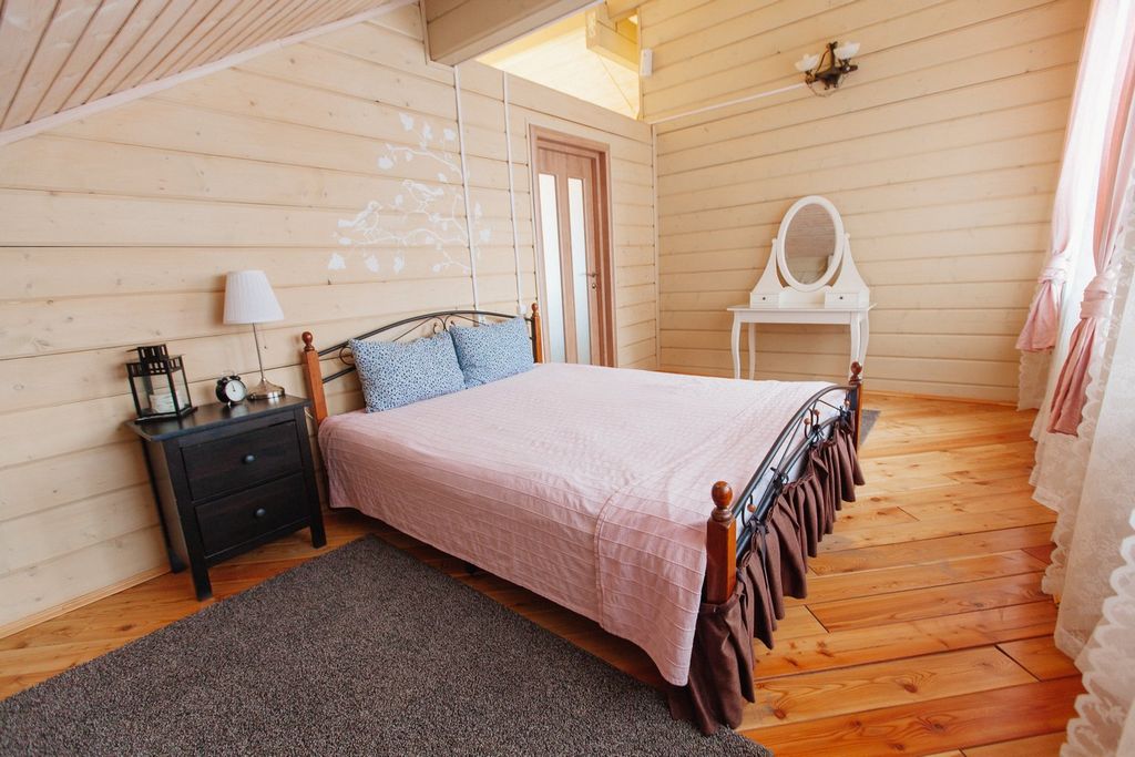 Уральский теремок — Четырёхместный номер двухкомнатный люкс на втором этаже