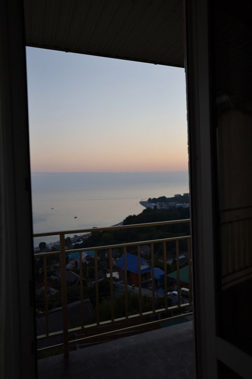 На Хвойной — Двухместный номер с 2 отдельными кроватями с балконом и видом на море