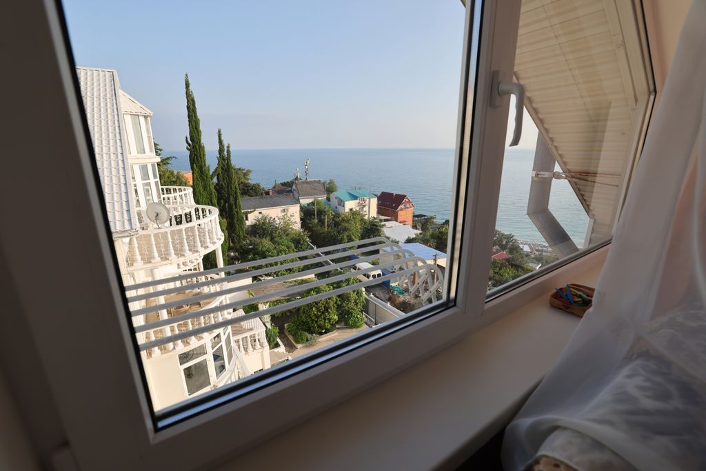 На Хвойной — Четырёхместный номер без балкона с видом на море