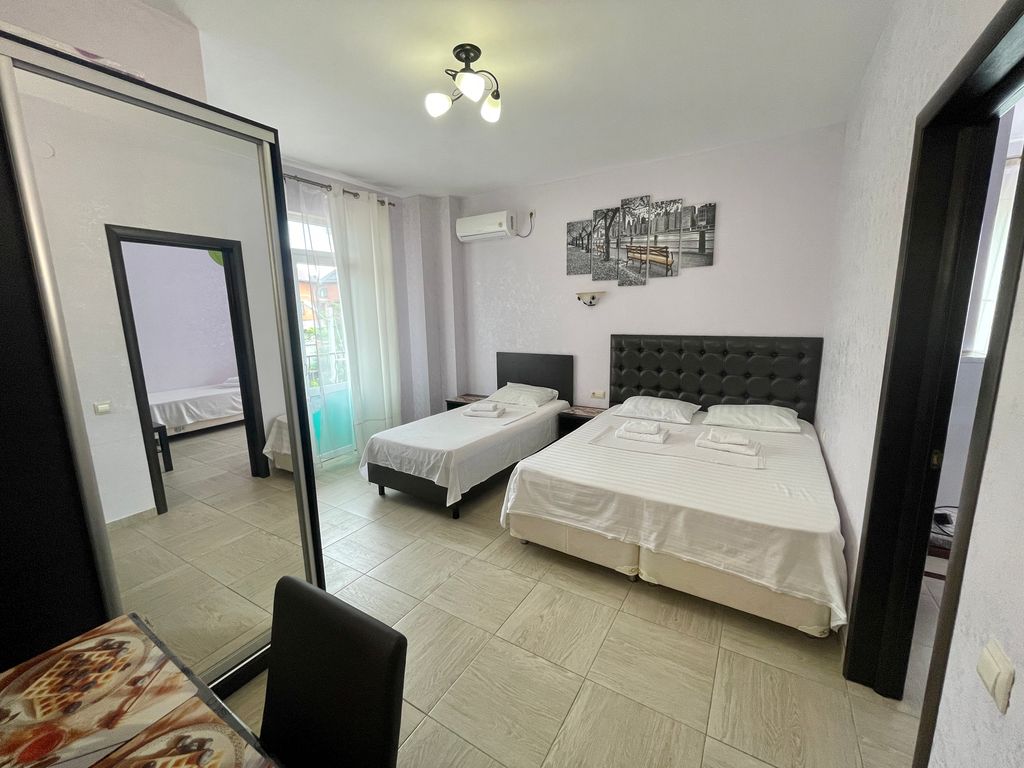 Green line — Семейный номер улучшенный с видом на горы