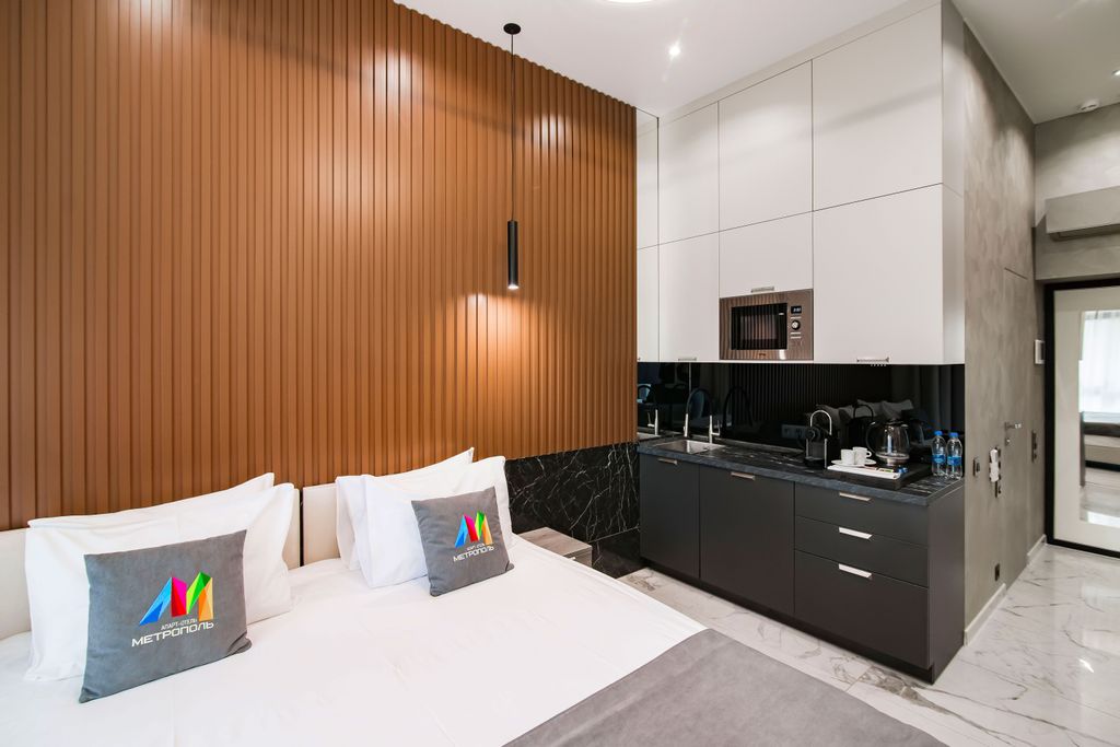 Метрополь — Апартаменты Студия (вид на сад)