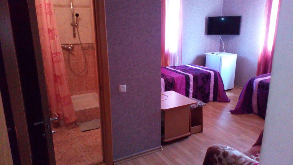 Маргарита — Двухместный номер с 2 отдельными кроватями с удобствами