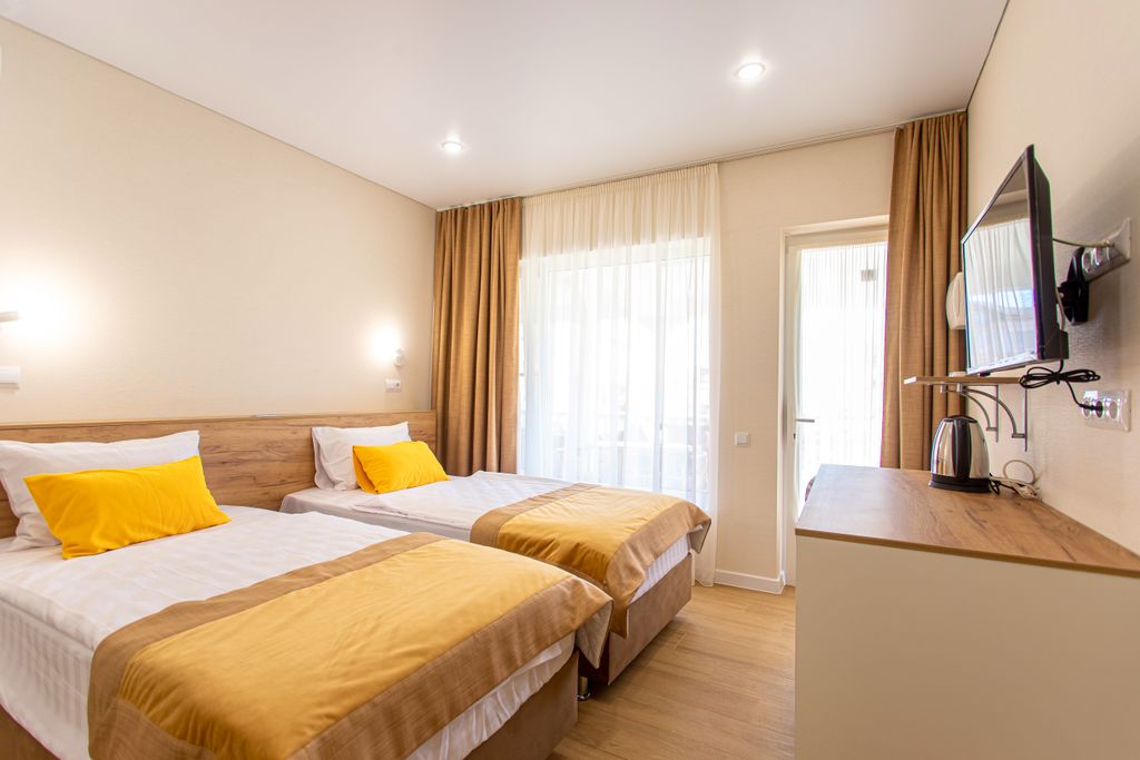 Парфенон — Двухместный номер с 2 отдельными кроватями улучшенный