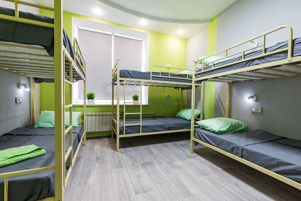 Парк — Многоместный мужской номер