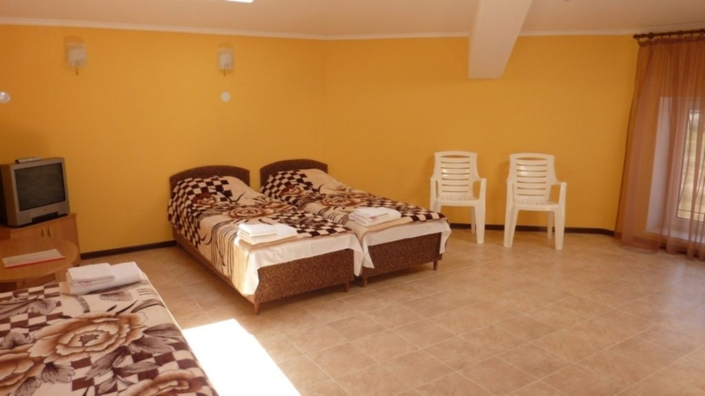 Свет Маяка — Трёхместный номер без балкона