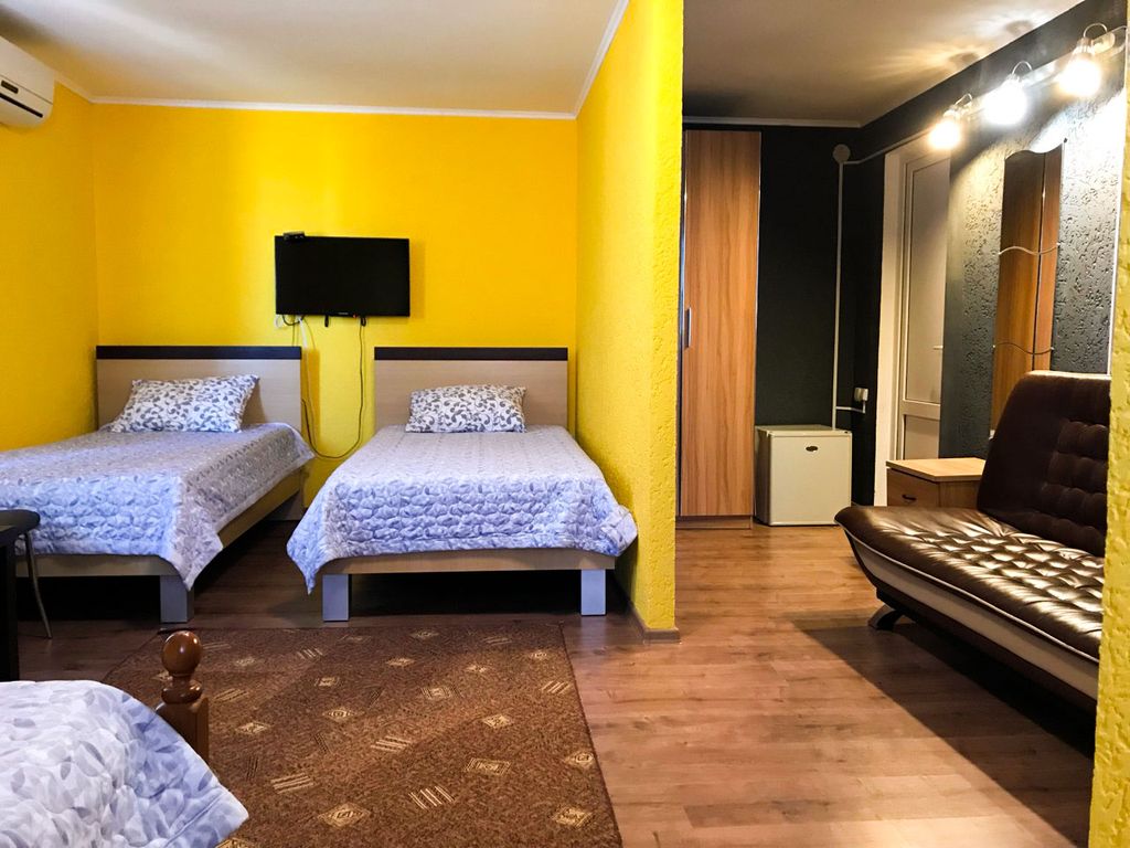 Муравейник — Четырёхместный номер комфорт