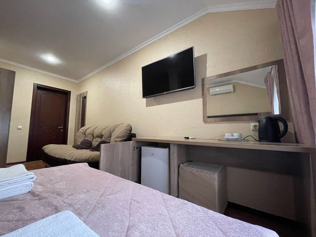 Инфинити — Четырёхместный номер Люкс №3