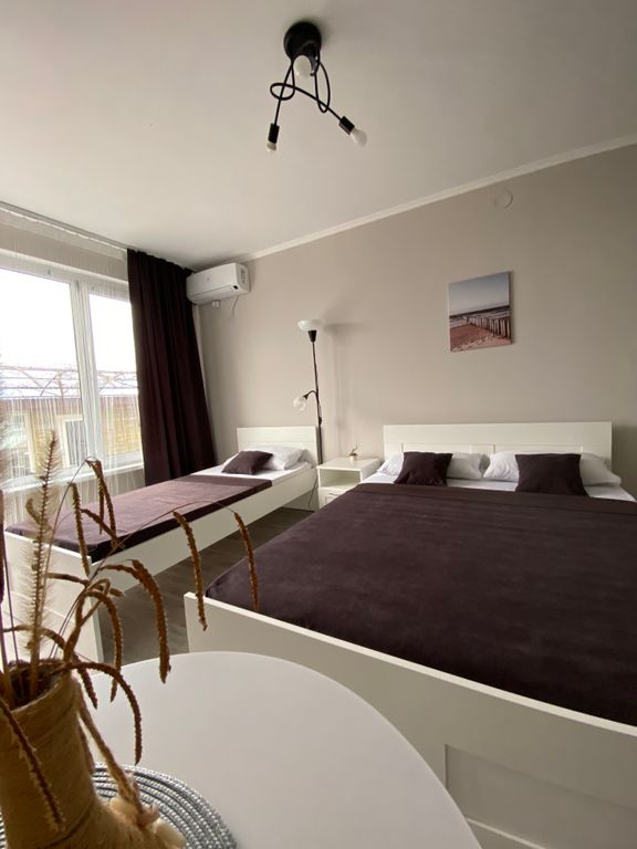 Вид на море — Трёхместный номер на 1 этаже