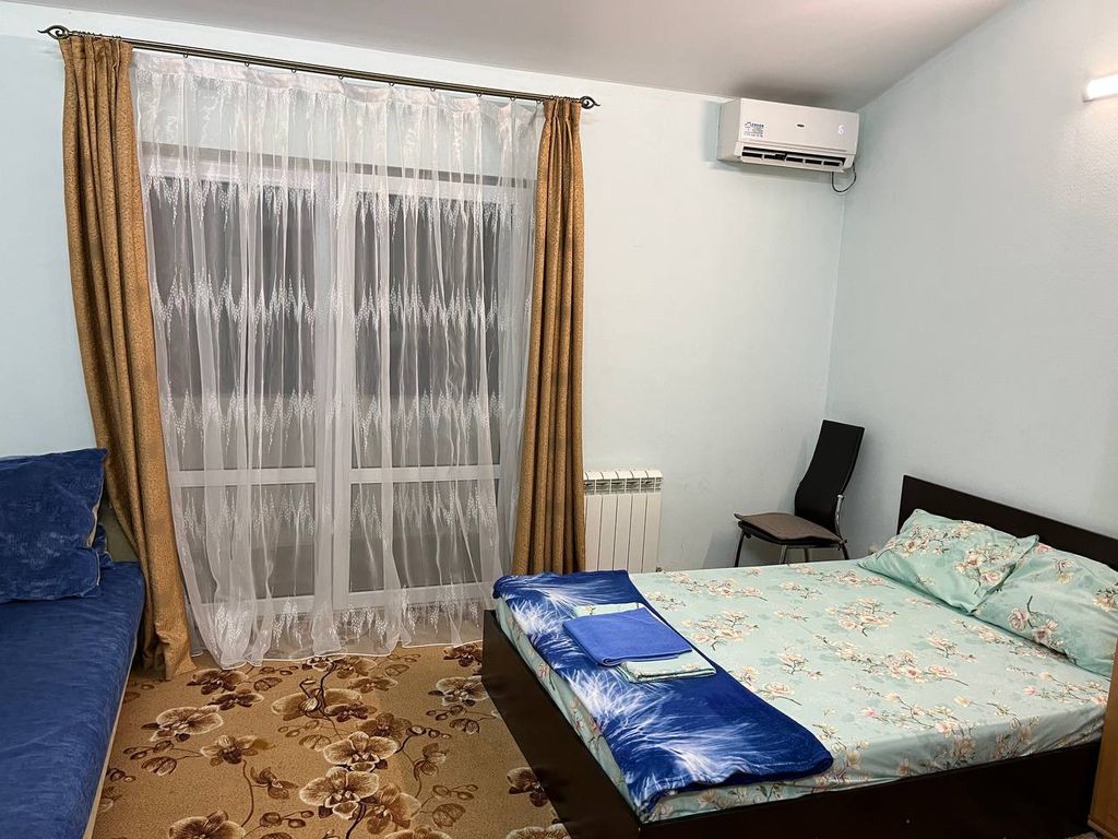 Надежда — Четырёхместный номер стандарт с балконом