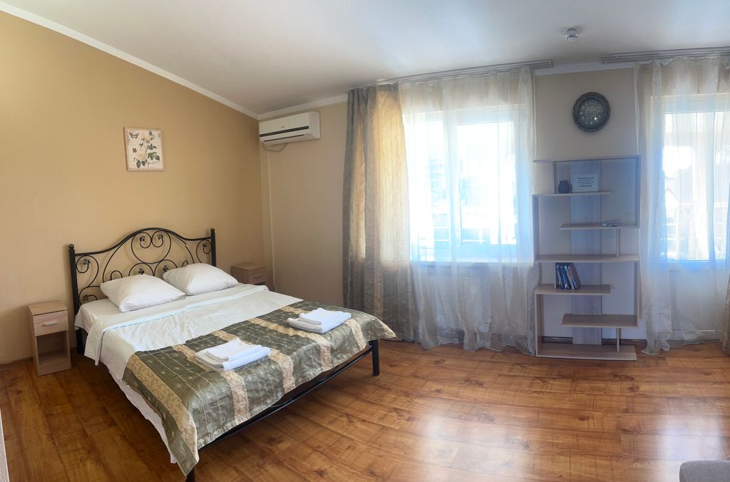 На Виноградной — Семейный номер 9 двухкомнатный