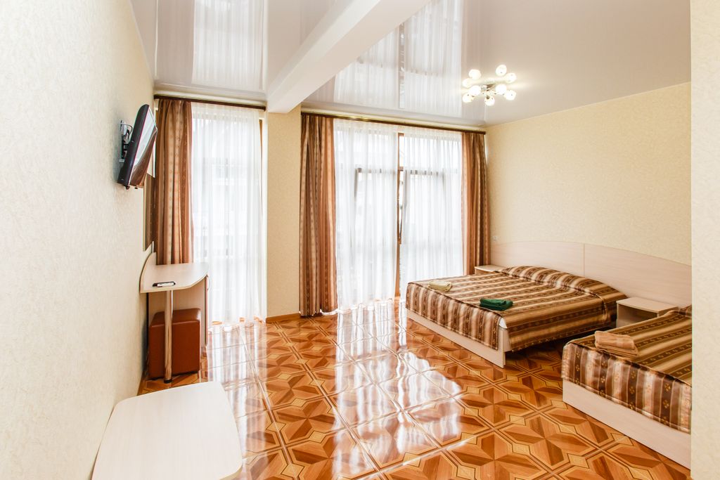 Версаль 2 — Трёхместный номер люкс