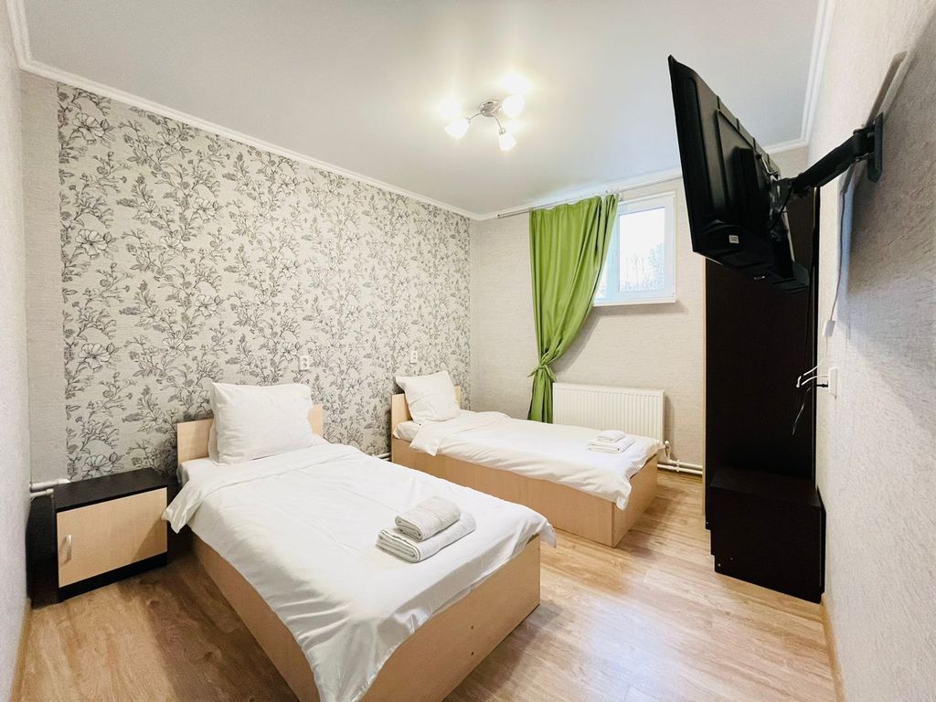 Огонёк — Двухместный номер с 2 отдельными кроватями дизайнерская студия №3