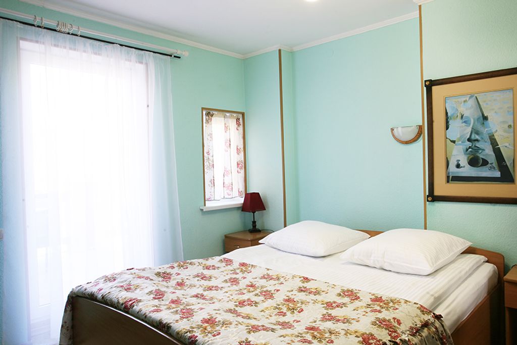 Старый доктор — Двухместный номер с 1 кроватью повышенной комфортности с балконом