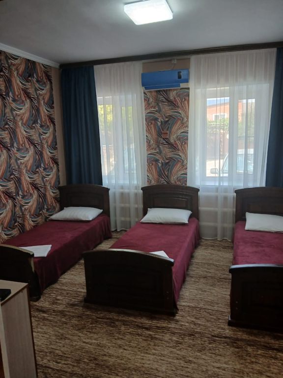 На Сазонова — Семейный номер стандарт