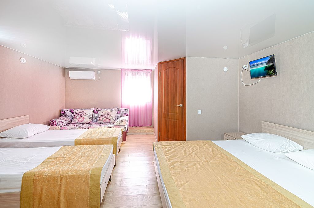 Гранат — Семейный номер шестиместный