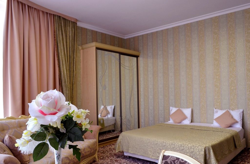 Zion — Четырёхместный номер люкс двухкомнатный