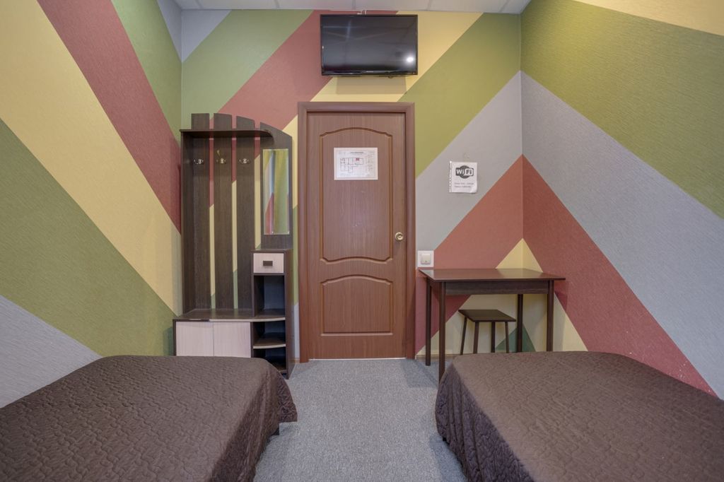 Ладомир в Сокольниках — Двухместный номер с 2 отдельными кроватями эконом с общей ванной комнатой