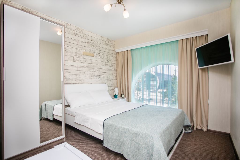 Хостел Станция - Station — Двухместный номер с 1 кроватью и собственной ванной комнатой