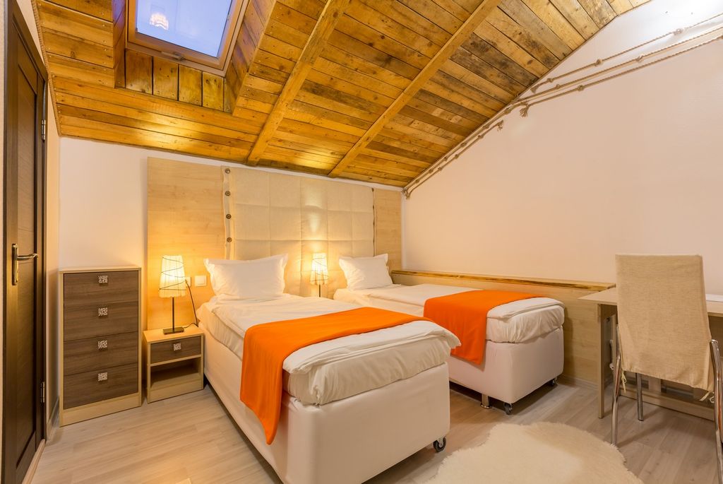 Wood Street — Двухместный номер с 1 кроватью стандарт с мансардой и кондиционером