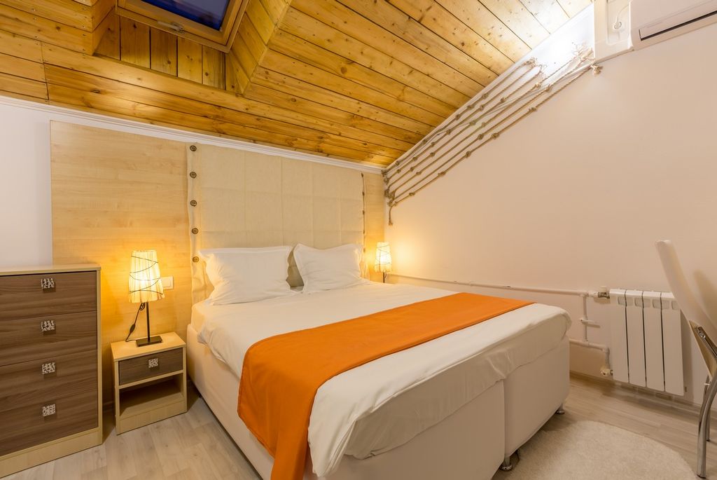 Wood Street — Одноместный номер стандарт с мансардой и кондиционером