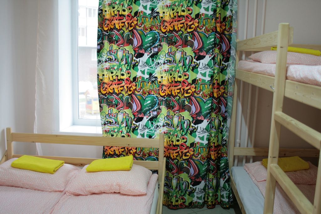 Лайк — Четырёхместный номер эконом с видом на город