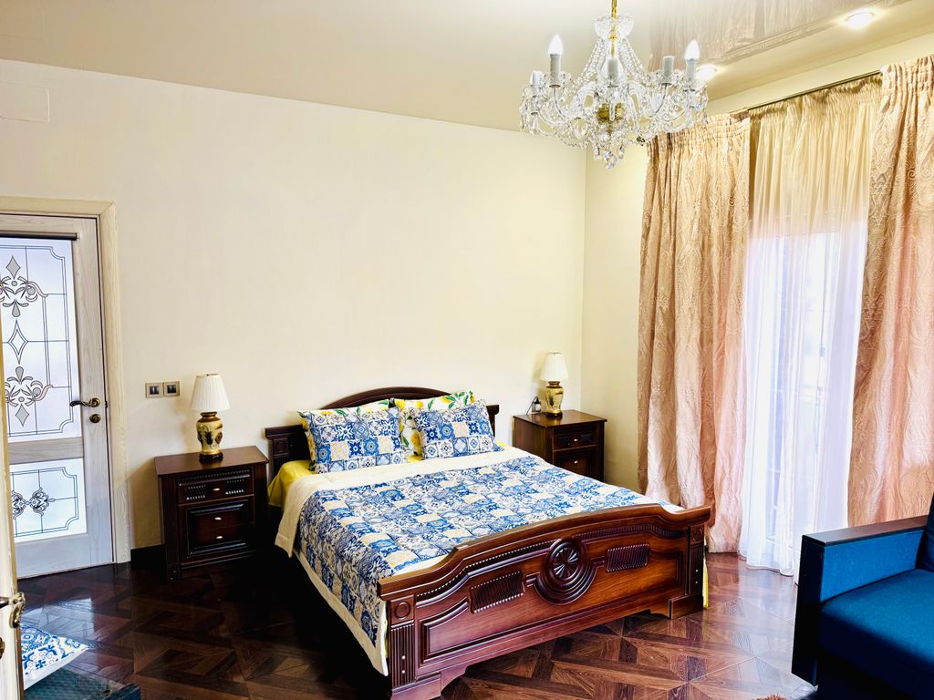 Нина — Трёхместный номер Делюкс с балконом