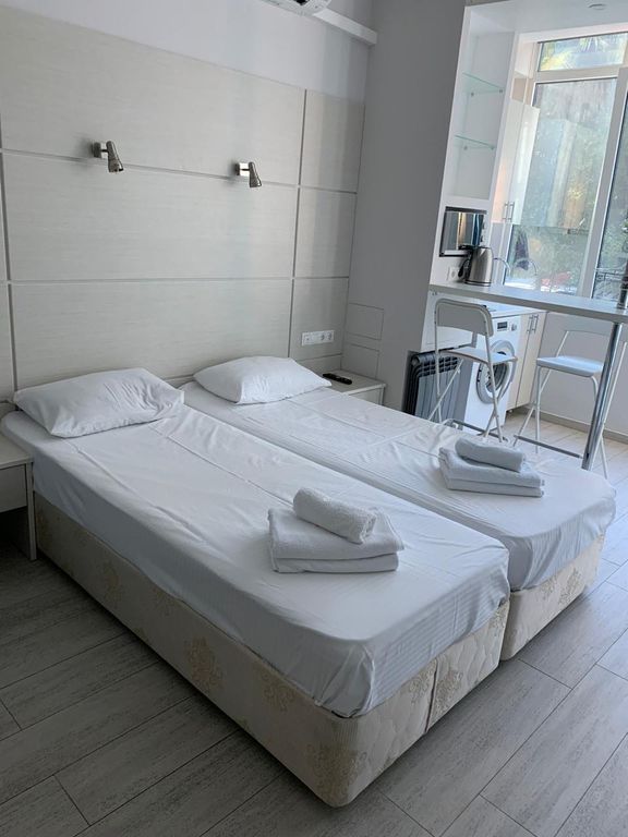 Светлана Плюс — Трёхместный номер улучшенный с видом на город