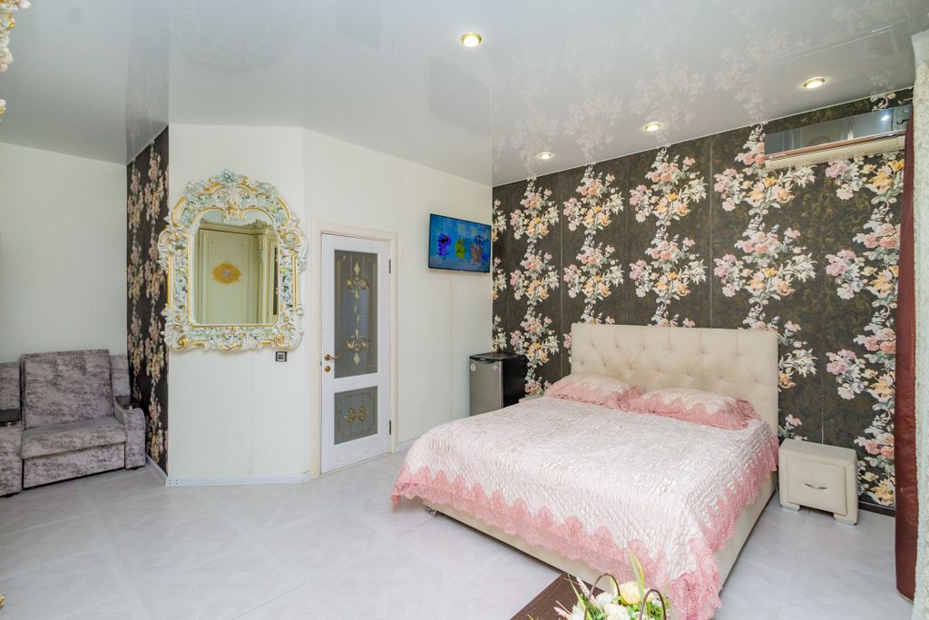 Нина — Трёхместный номер