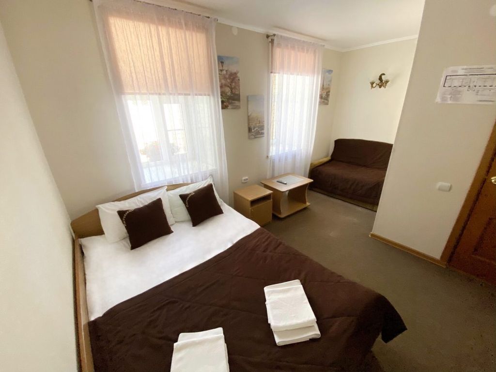 Постоялецъ — Семейный номер +2