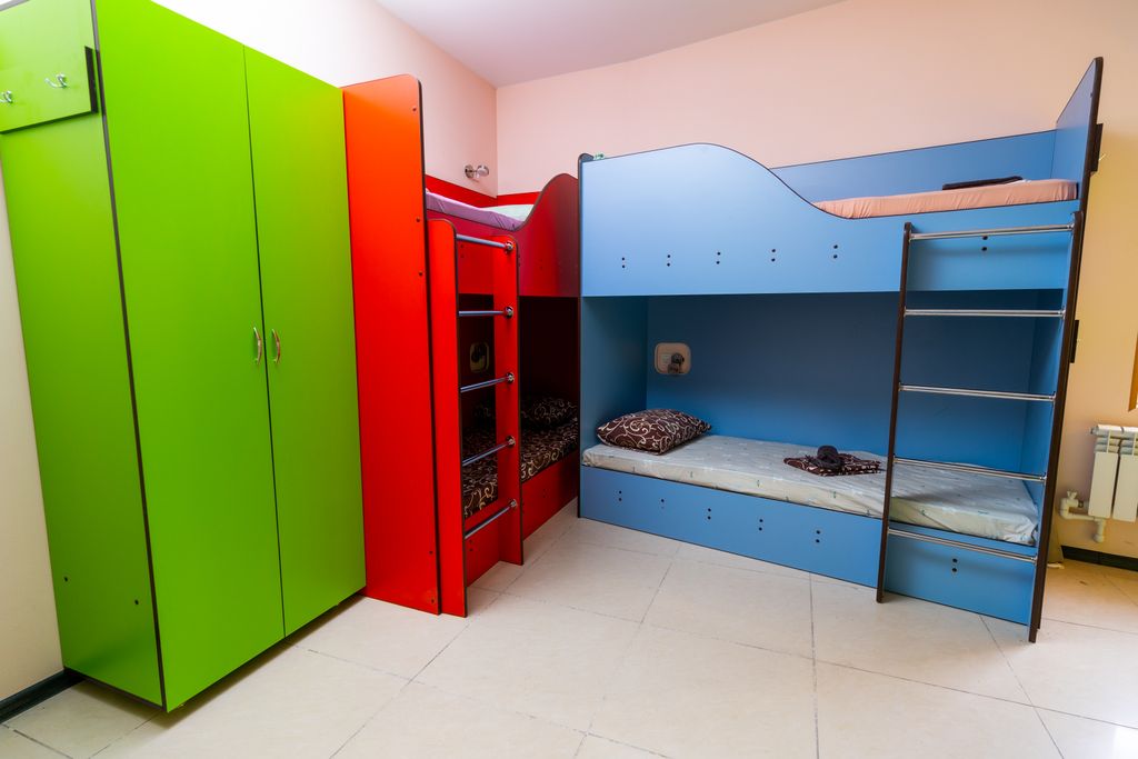 Туапсе — Многоместный мужской номер 8-местный с кондиционером, душем и туалетом