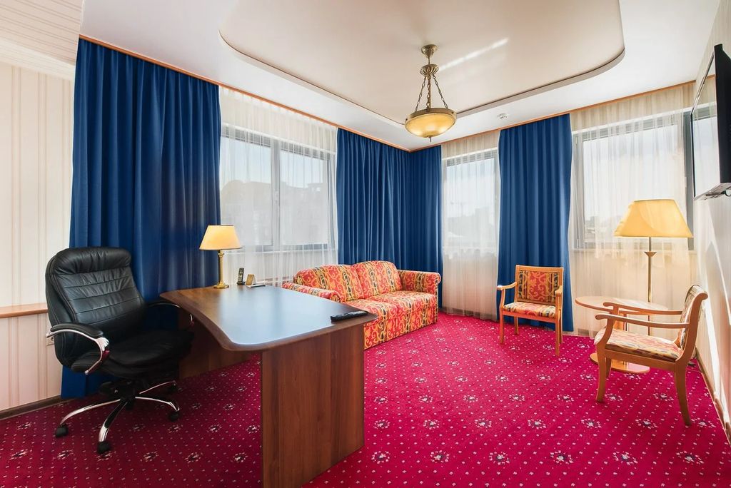 Атриум Палас — Двухместный номер с 1 кроватью бизнес сьют