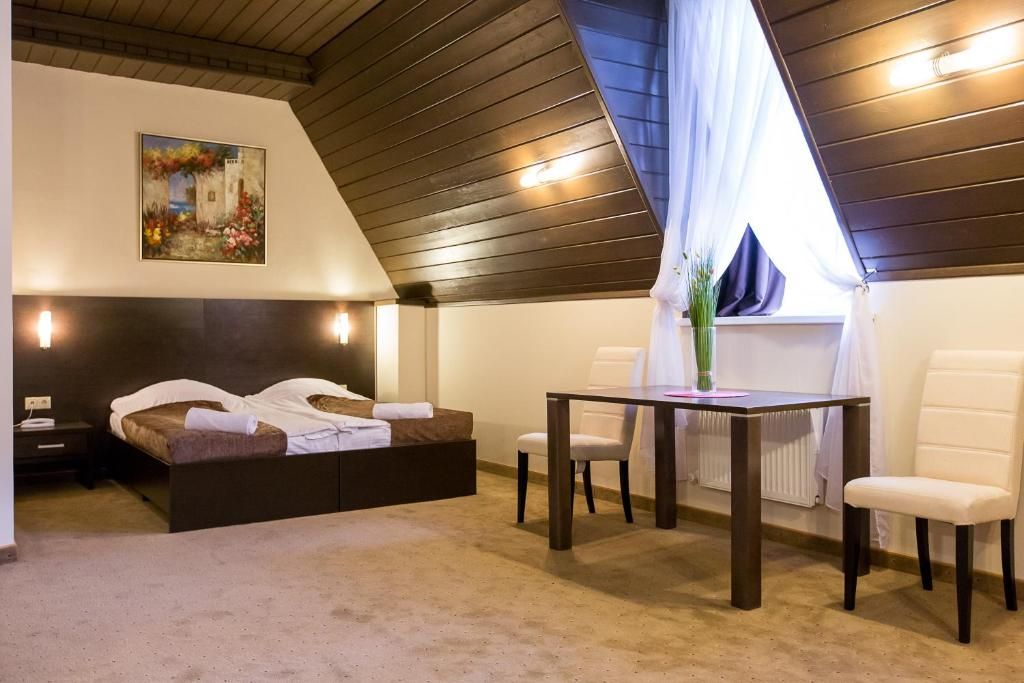 Лафер Ренессанс — Двухместный номер с 1 кроватью улучшенный