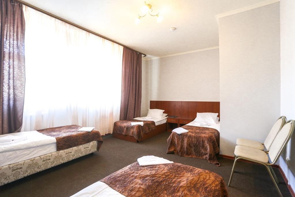 Азалия на Московской — Четырёхместный номер стандарт