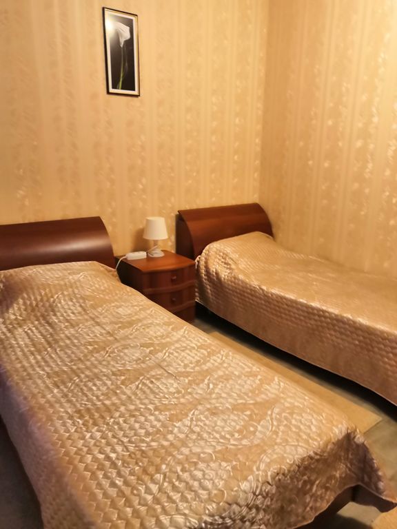 Золотой орел — Трёхместный номер улучшенный