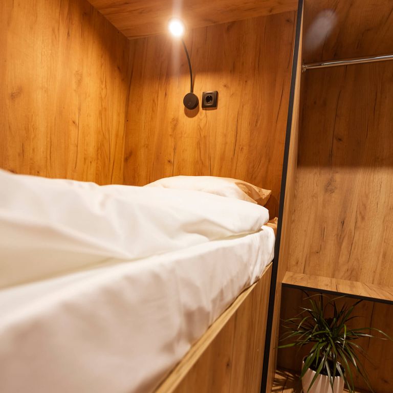 Fox — Одноместный номер капсула верхняя