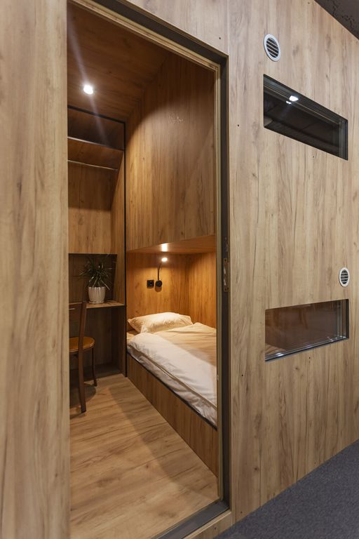 Fox — Одноместный номер капсула нижняя