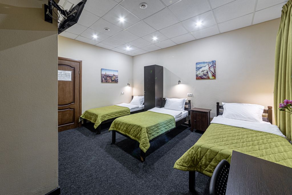 Семеновский — Многоместный смешанный номер Трёхместный стандарт