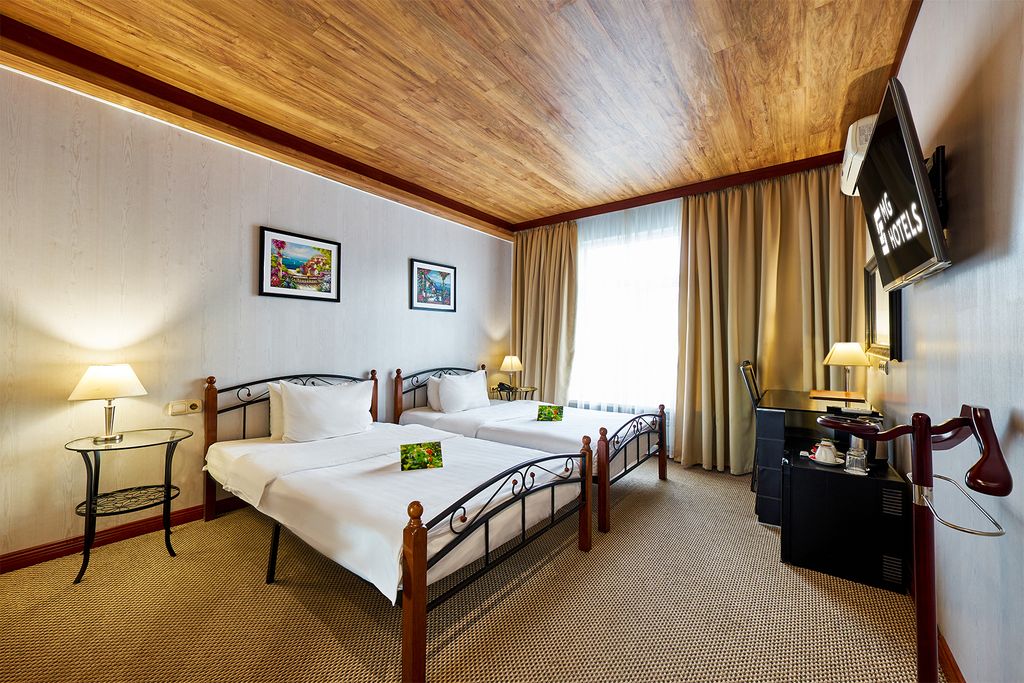 Мандарин Москва — Двухместный номер с 2 отдельными кроватями улучшенный