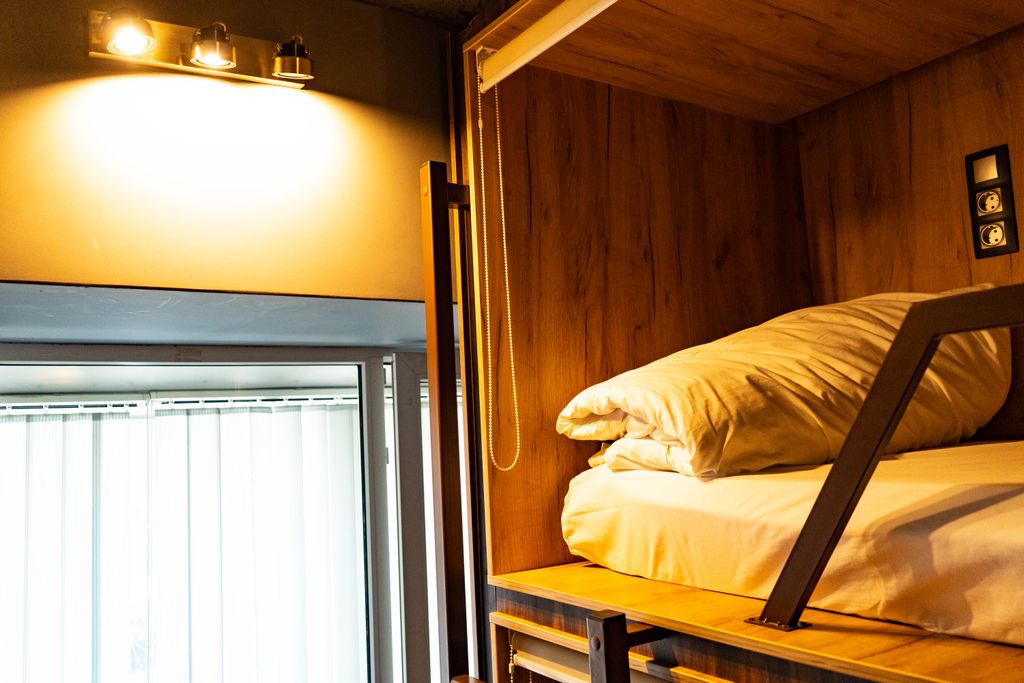 Багратион — Многоместный смешанный номер Капсула в общем 6-ти местном номере