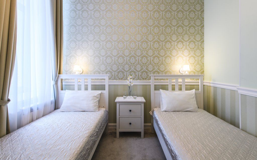 Буше — Двухместный номер с 2 отдельными кроватями улучшенный с видом на город