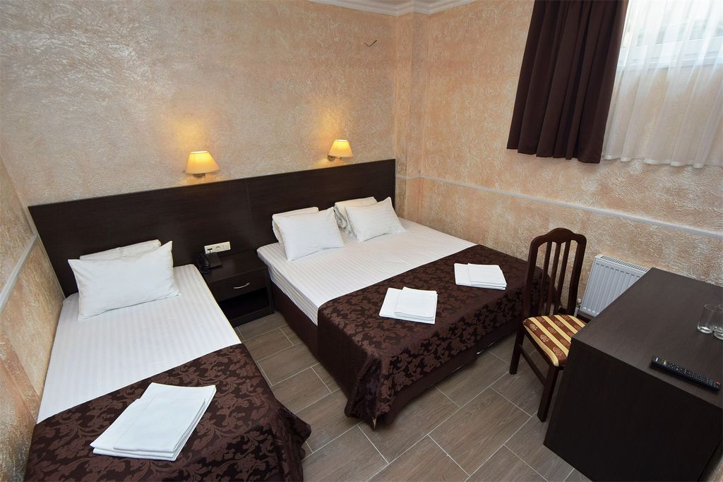 Oscar — Семейный номер 2х комнатный в цоколе