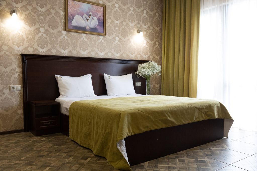 Karap Hotel — Семейный номер улучшенный с видом на город