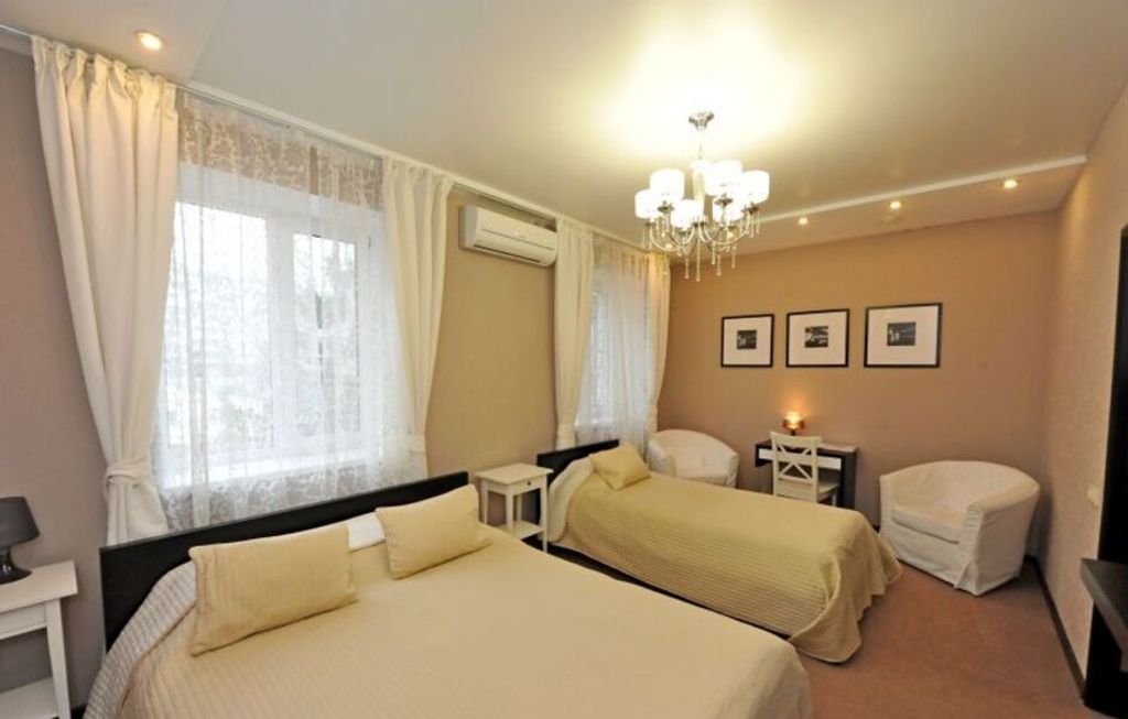 Мотостоп — Семейный номер полулюкс семейный №204