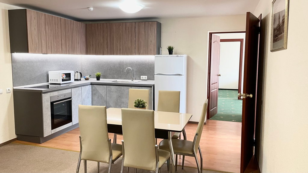 Полюстрово — Апартаменты с 3 спальнями и кухней