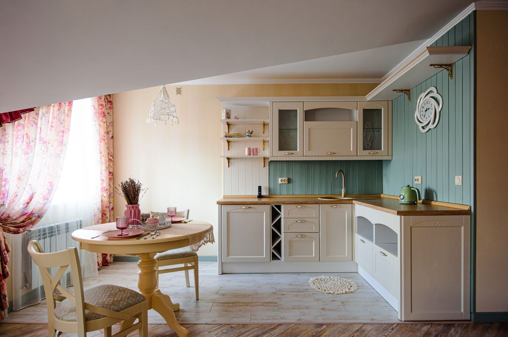 Адук — Трёхместный номер джуниор сюит Прованс