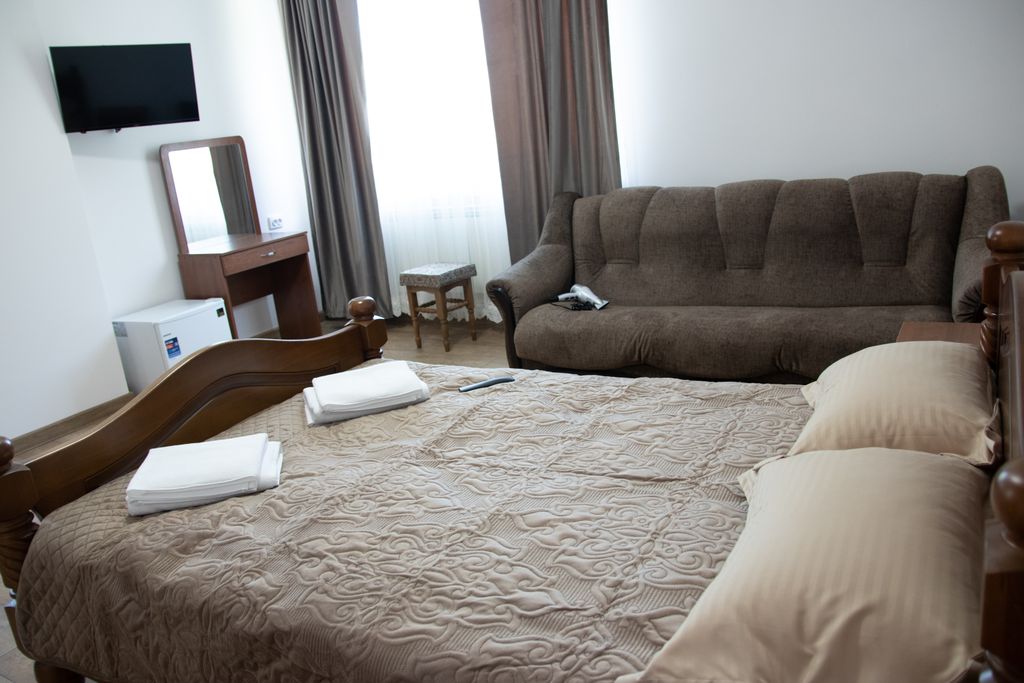 Архыз Триумф — Трёхместный номер улучшенный с видом на горы