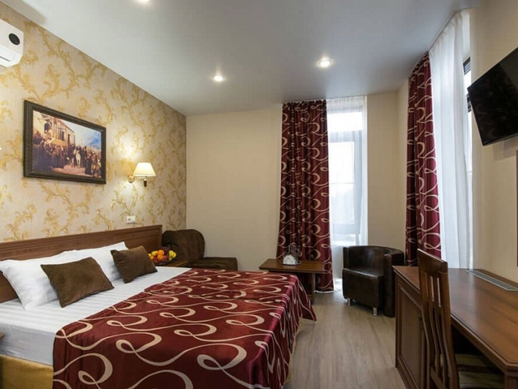 Суворов — Двухместный номер с 1 кроватью комфорт с балконом